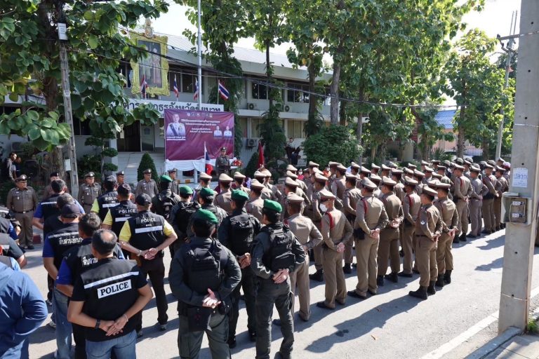 เข้าร่วมพิธีปล่อยแถวข้าราชการตำรวจในการรักษาความปลอดภัยในชีวิตและทรัพย์สิน